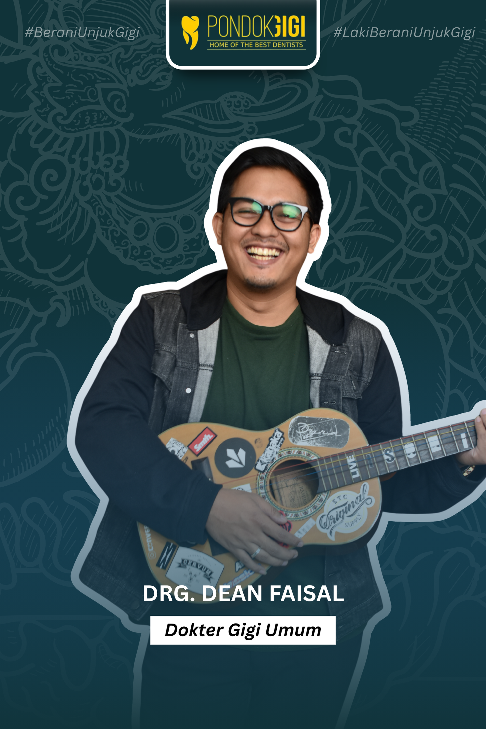 Dokter gigi Pondok Gigi sedang memeriksa pasien dengan ramah di ruang praktik modern dan nyaman.